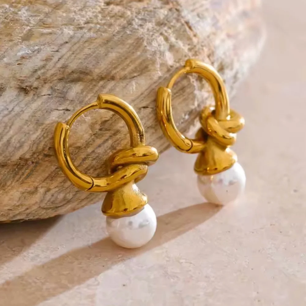 NEW Elegant Gold and Pearl Hoop Earrings